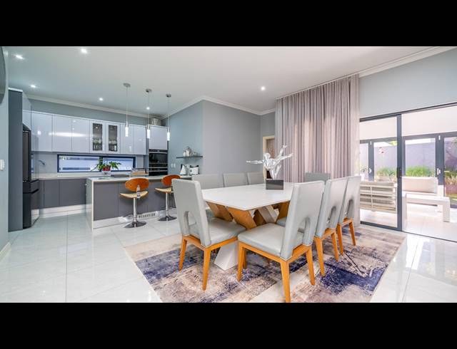 4 BEDROOM CLUSTER FOR SALE IN OLIVEDALE